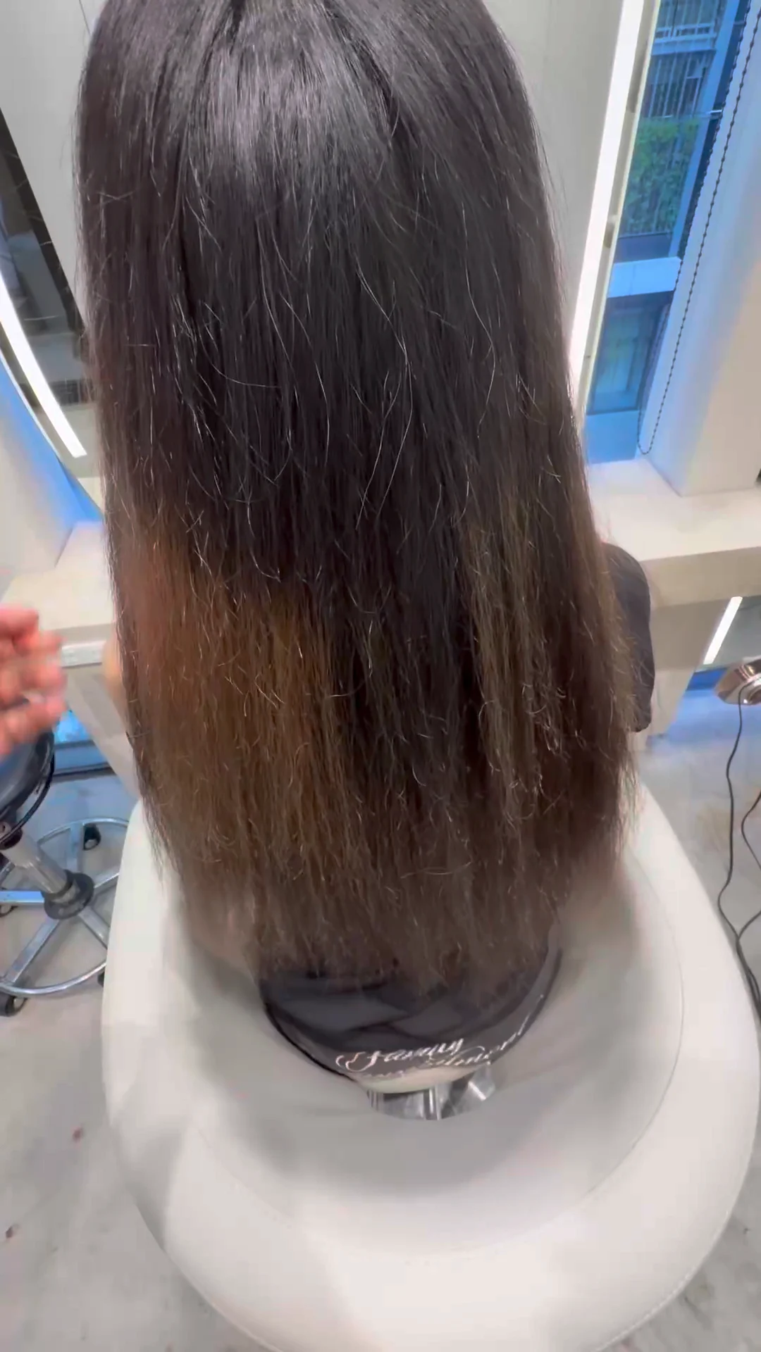 毛先ブリーチ履歴ありの髪質改善ストレート BEFORE